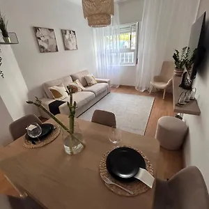 Acolhedor Em Apartamento Queluz