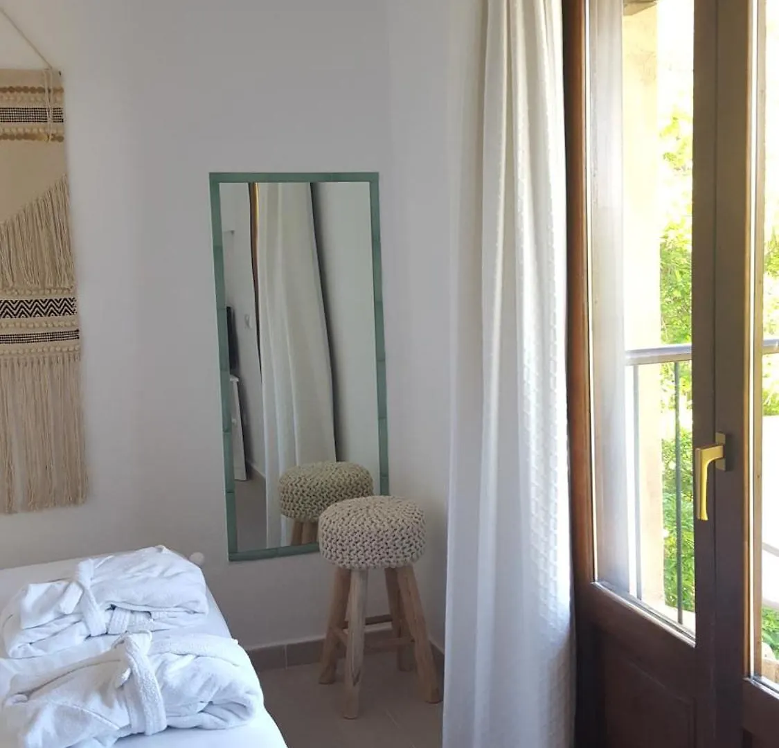 Country house Casa Naya Rural Guest House Sant Llorenc de Balafia